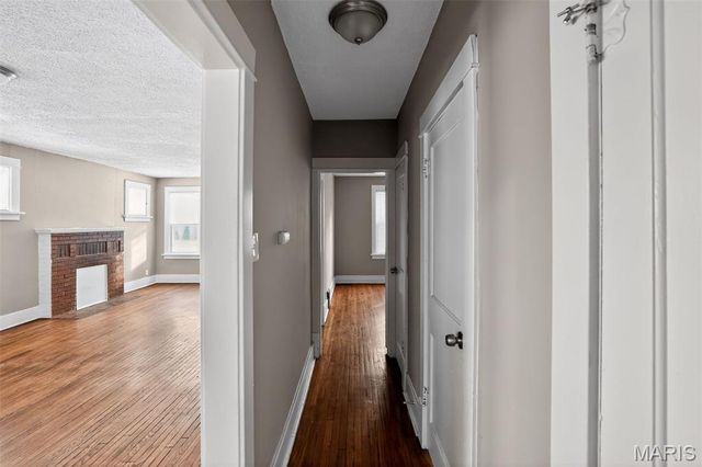 8305 Garfield Avenue, St Louis, MO 63114