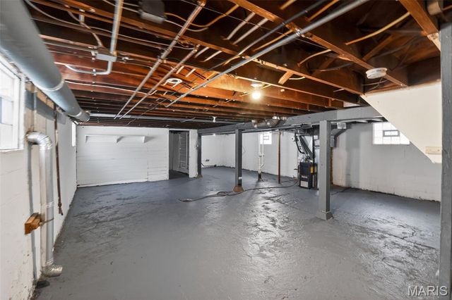 8305 Garfield Avenue, St Louis, MO 63114