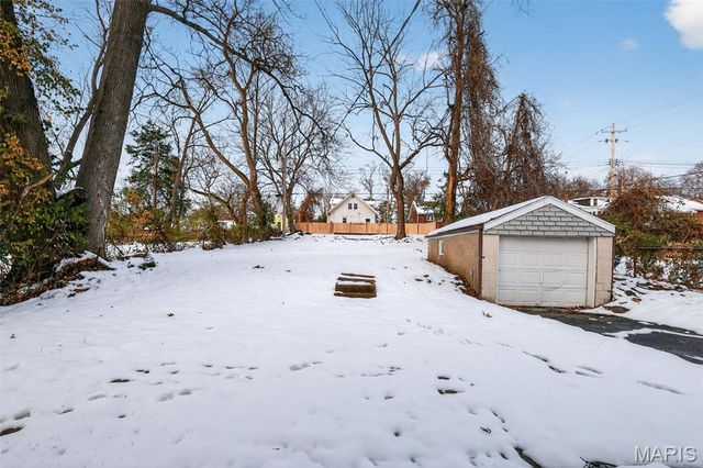 8305 Garfield Avenue, St Louis, MO 63114