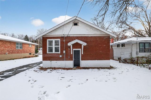 8305 Garfield Avenue, St Louis, MO 63114