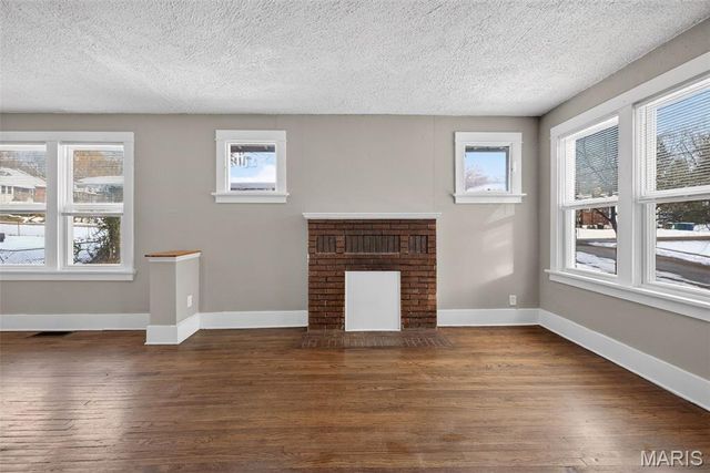 8305 Garfield Avenue, St Louis, MO 63114