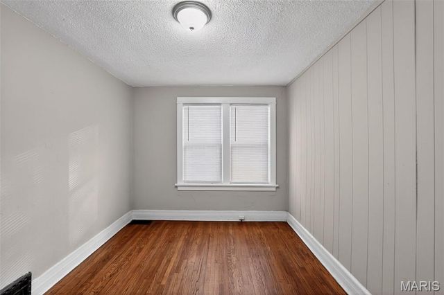 8305 Garfield Avenue, St Louis, MO 63114