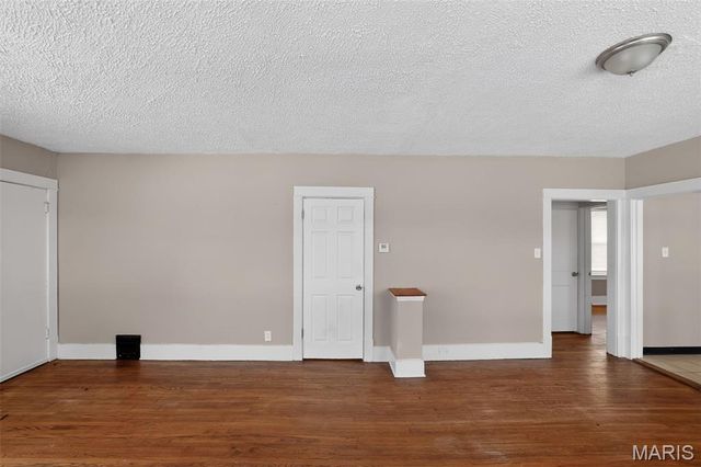 8305 Garfield Avenue, St Louis, MO 63114