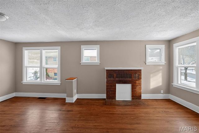 8305 Garfield Avenue, St Louis, MO 63114