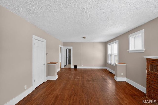 8305 Garfield Avenue, St Louis, MO 63114