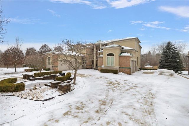 61403 Barclay Drive, Washington Twp, MI 48094