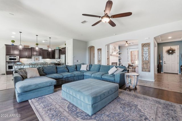 5022 S SETON Avenue, Gilbert, AZ 85298