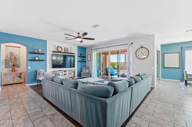 5022 S SETON Avenue, Gilbert, AZ 85298