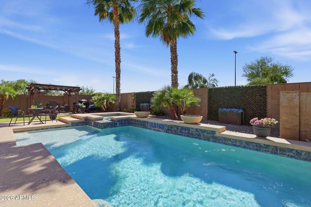 5022 S SETON Avenue, Gilbert, AZ 85298