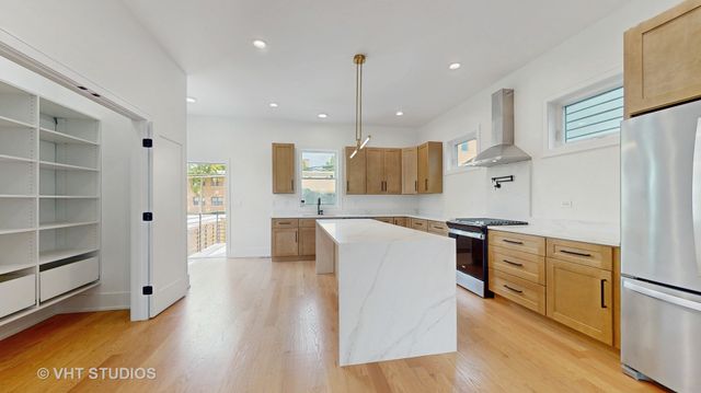 2846 N Sayre Avenue, Chicago, IL 60634