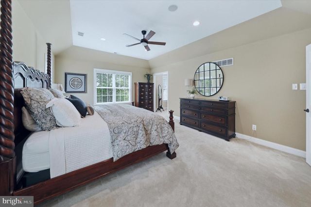 104 BRIGGS LN, Newark, DE 19711