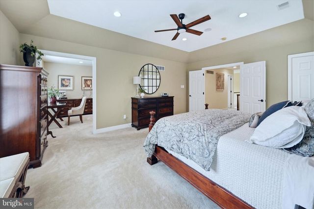104 BRIGGS LN, Newark, DE 19711