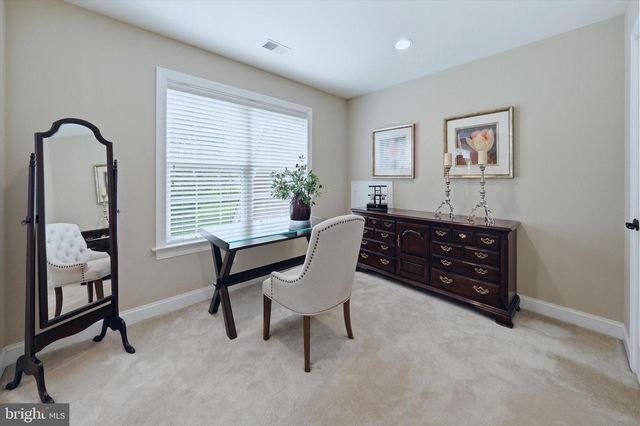 104 BRIGGS LN, Newark, DE 19711