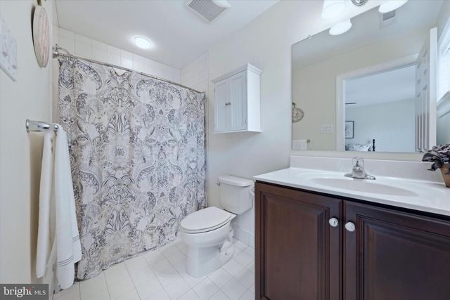 104 BRIGGS LN, Newark, DE 19711