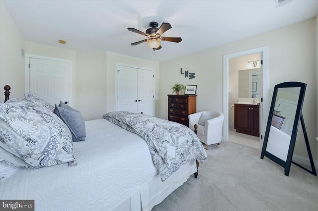 104 BRIGGS LN, Newark, DE 19711