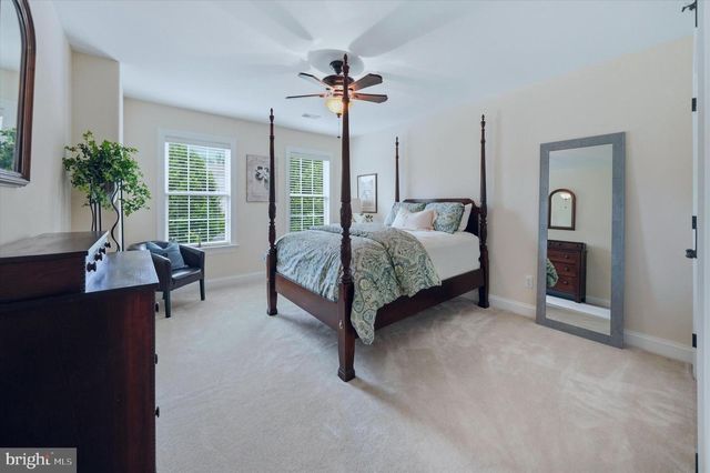 104 BRIGGS LN, Newark, DE 19711