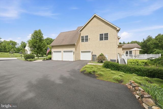 104 BRIGGS LN, Newark, DE 19711