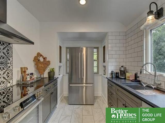 2520 N 56 Street, Omaha, NE 68104