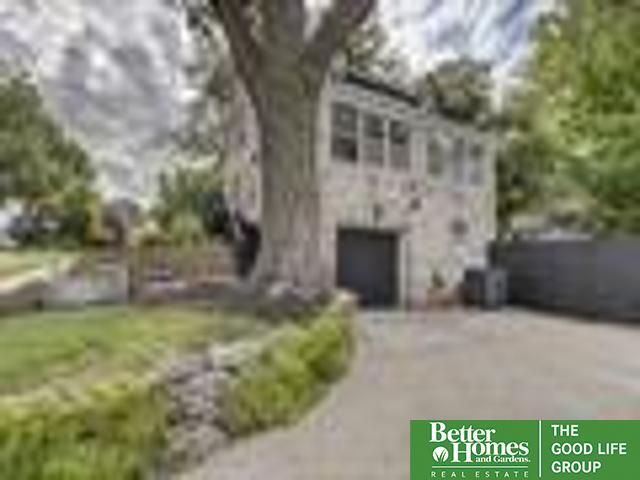 2520 N 56 Street, Omaha, NE 68104