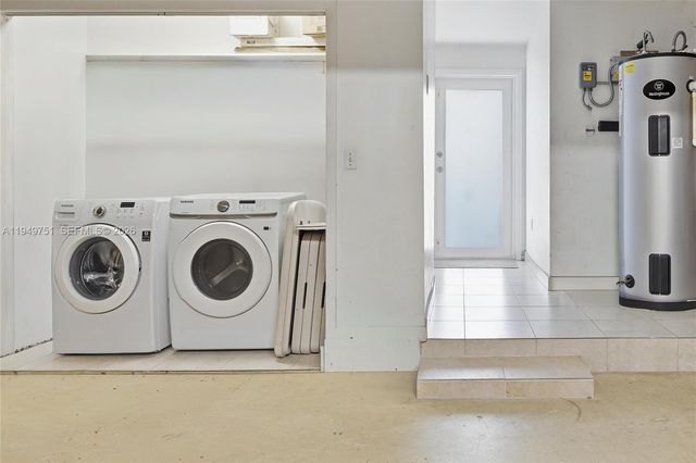 7935 NW 162nd St, Miami Lakes, FL 33016