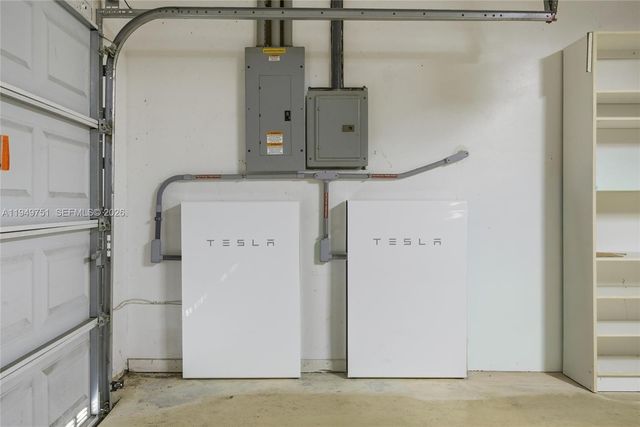 7935 NW 162nd St, Miami Lakes, FL 33016