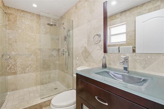 7935 NW 162nd St, Miami Lakes, FL 33016