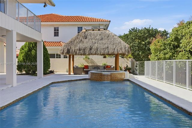 7935 NW 162nd St, Miami Lakes, FL 33016