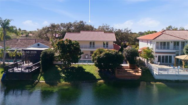 7935 NW 162nd St, Miami Lakes, FL 33016