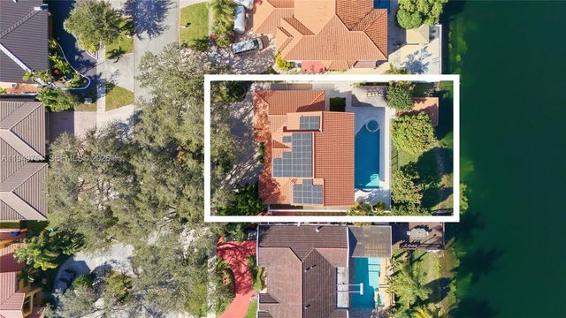 7935 NW 162nd St, Miami Lakes, FL 33016