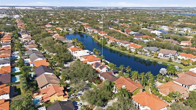 7935 NW 162nd St, Miami Lakes, FL 33016