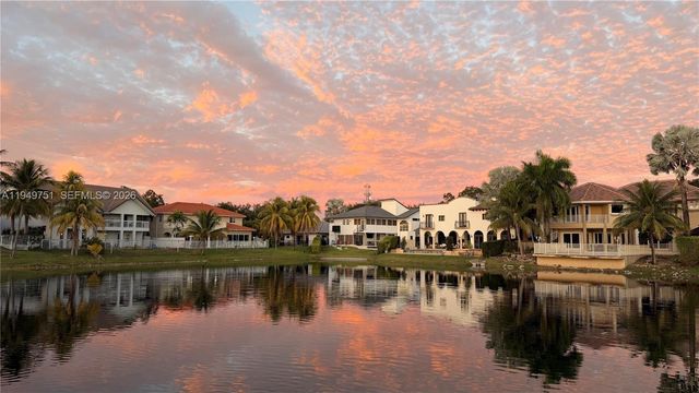 7935 NW 162nd St, Miami Lakes, FL 33016