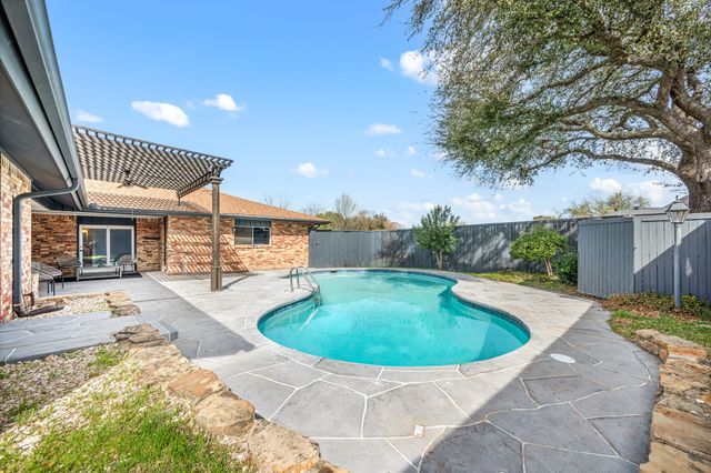 7221 Fernmeadow Drive, Dallas, TX 75248