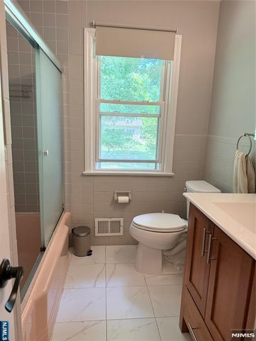 180 Orchard Street, Allendale, NJ 07401