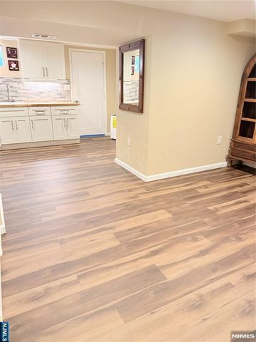 180 Orchard Street, Allendale, NJ 07401