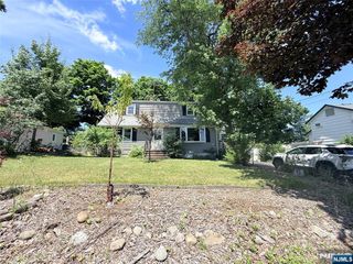 180 Orchard Street, Allendale, NJ 07401