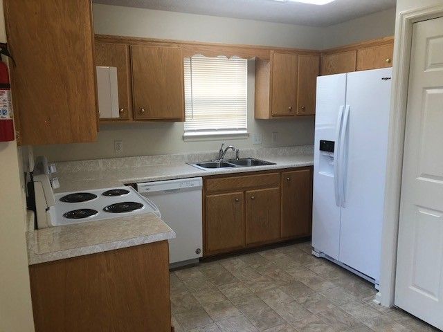 2120 Candlebrook Ct, Madison, TN 37115