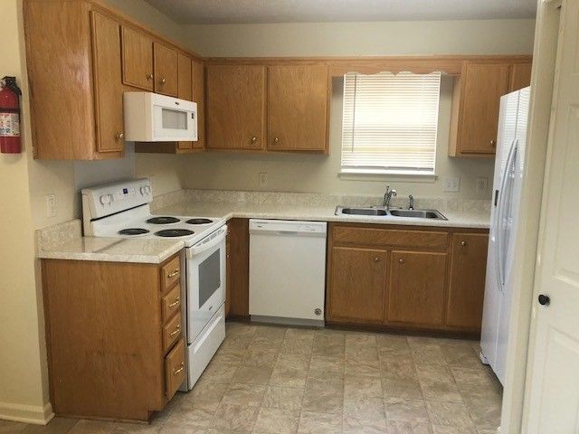 2120 Candlebrook Ct, Madison, TN 37115