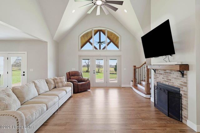 157 Tindale Dr, Taylorsville, KY 40071