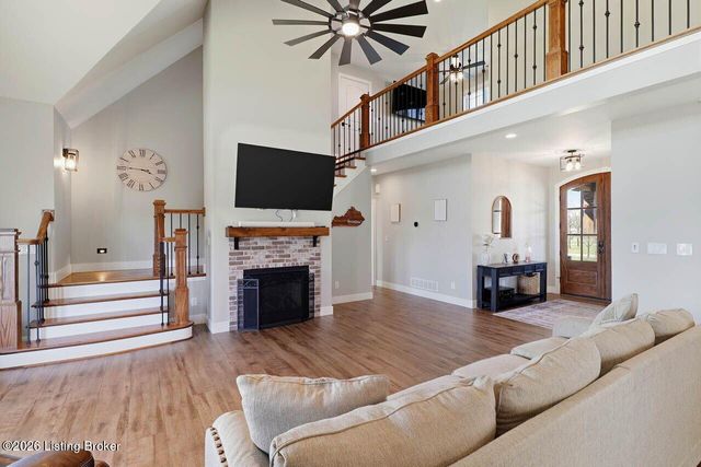 157 Tindale Dr, Taylorsville, KY 40071