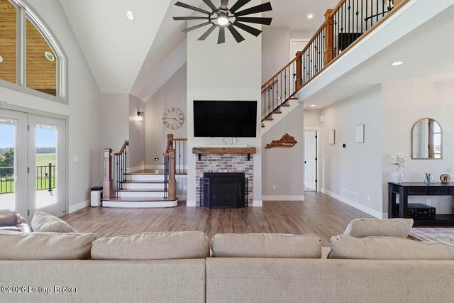 157 Tindale Dr, Taylorsville, KY 40071