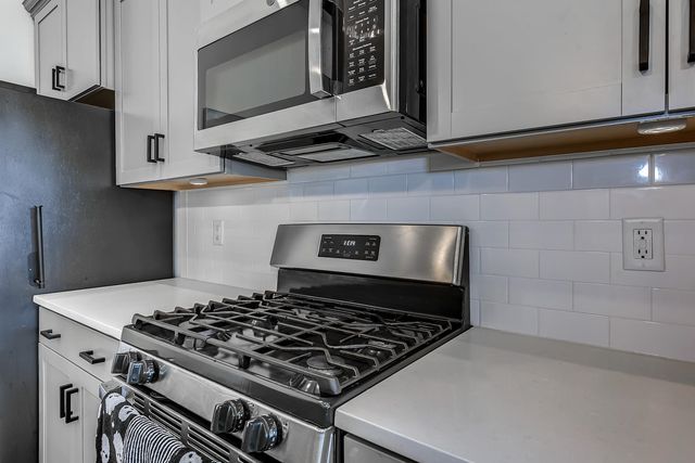 405 Heathside St., Murrells Inlet, SC 29576