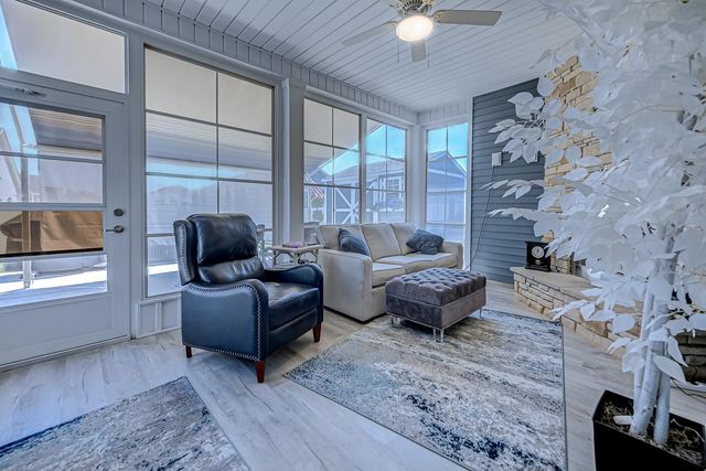 405 Heathside St., Murrells Inlet, SC 29576