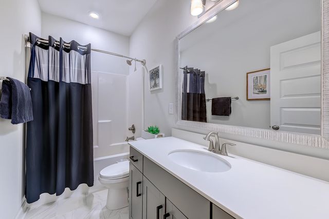 405 Heathside St., Murrells Inlet, SC 29576