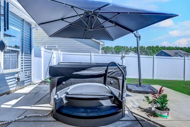 405 Heathside St., Murrells Inlet, SC 29576