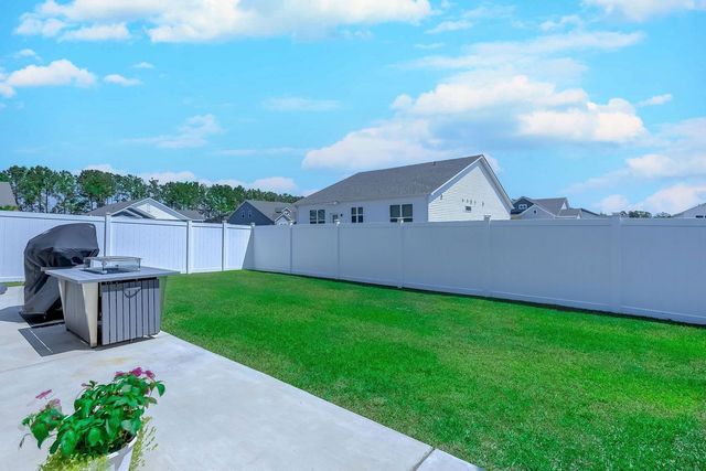 405 Heathside St., Murrells Inlet, SC 29576
