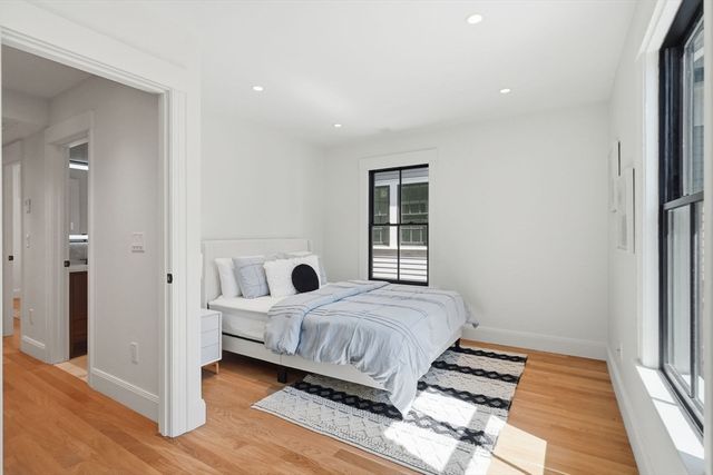 9 Mt Auburn St, Cambridge, MA 02138