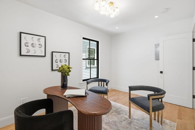9 Mt Auburn St, Cambridge, MA 02138