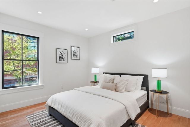 9 Mt Auburn St, Cambridge, MA 02138