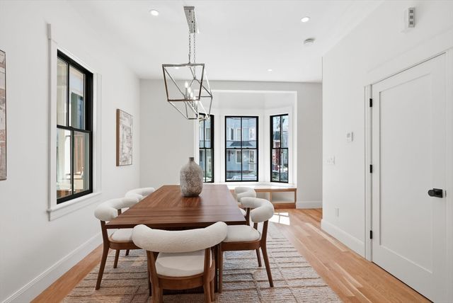 9 Mt Auburn St, Cambridge, MA 02138