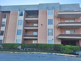 17600 NW 68th Ave B4009, Hialeah, FL 33015